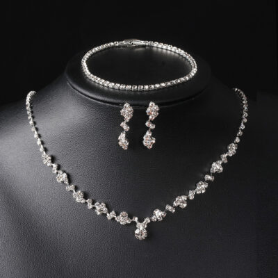 Diamond Set Necklace With Bracelet