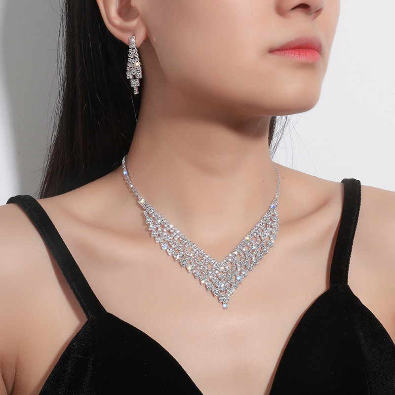 Discover 5 Stunning Diamond Necklace Designs for the Upcoming Wedding  Season – Kisna