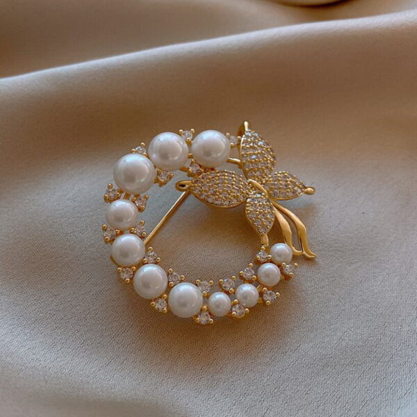 Full Diamond Butterfly Pearl Golden Brooch