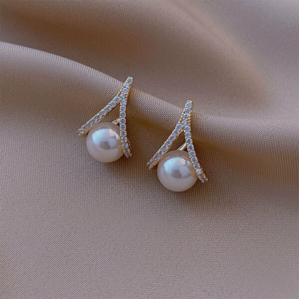 Needle Pearl Golden Diamond Earrings
