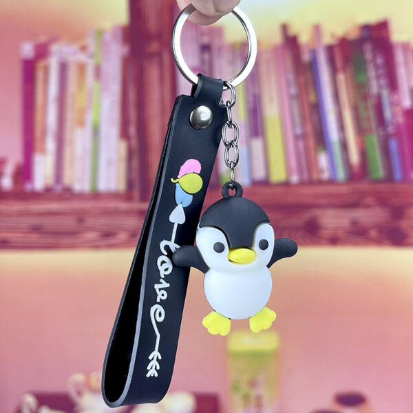 Penguin – Black Keychain