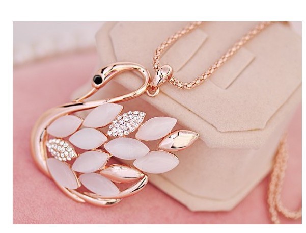 peach and glory Micro Rose Gold Plated Cz Stone Black Duck Swan Shape  Necklace for Women/Girls Metal Pendant Price in India - Buy peach and glory  Micro Rose Gold Plated Cz Stone