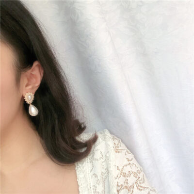 Hong Kong Style Drop Earring